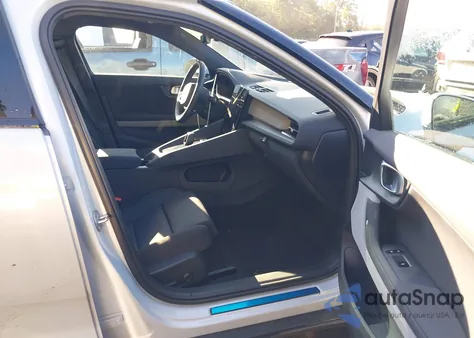 2024 Polestar 2 Long Range Dual Motor/Long Range Dual Motor Plus z USA, uszkodzony, nr VIN YSMFD3KA8RL225935